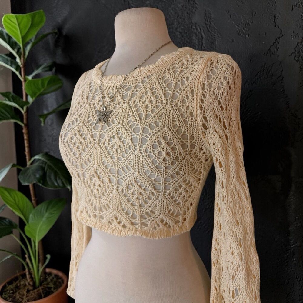 Zara Boho Ecru Pointelle Knit Bell Sleeve Floral Crochet Crop Top Small - Picture 3 of 10